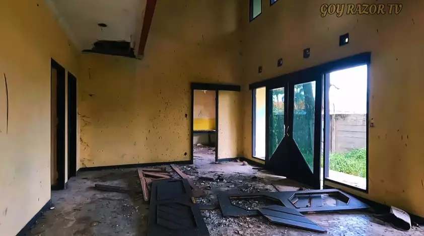 hunian Nadia Vega terbengkalai © YouTube