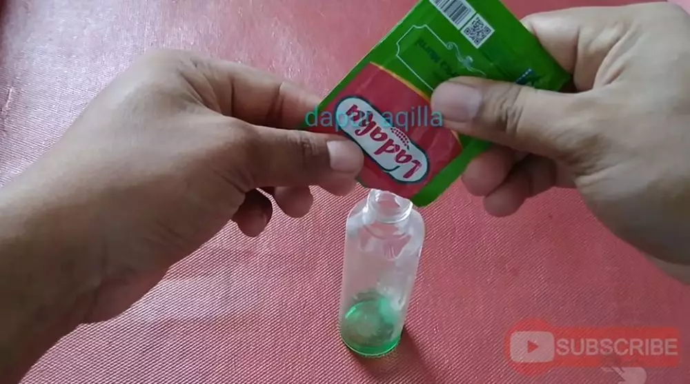 trik mengusir kecoak secara alami pakai lada © YouTube trik mengusir kecoak secara alami pakai lada © YouTube