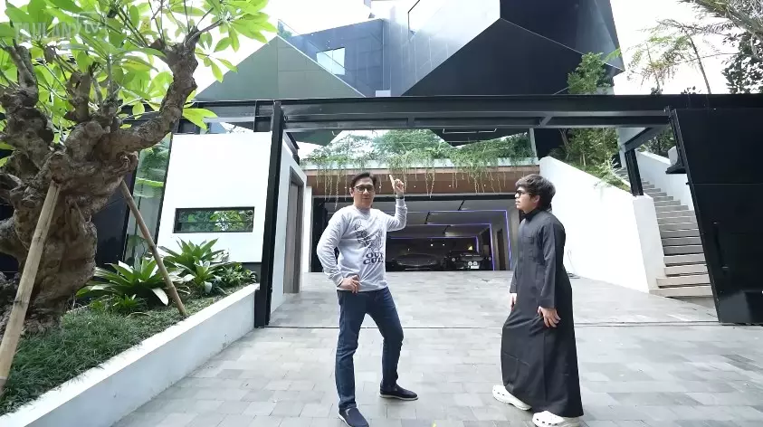 potret basement Atta Halilintar © YouTube potret basement Atta Halilintar © YouTube