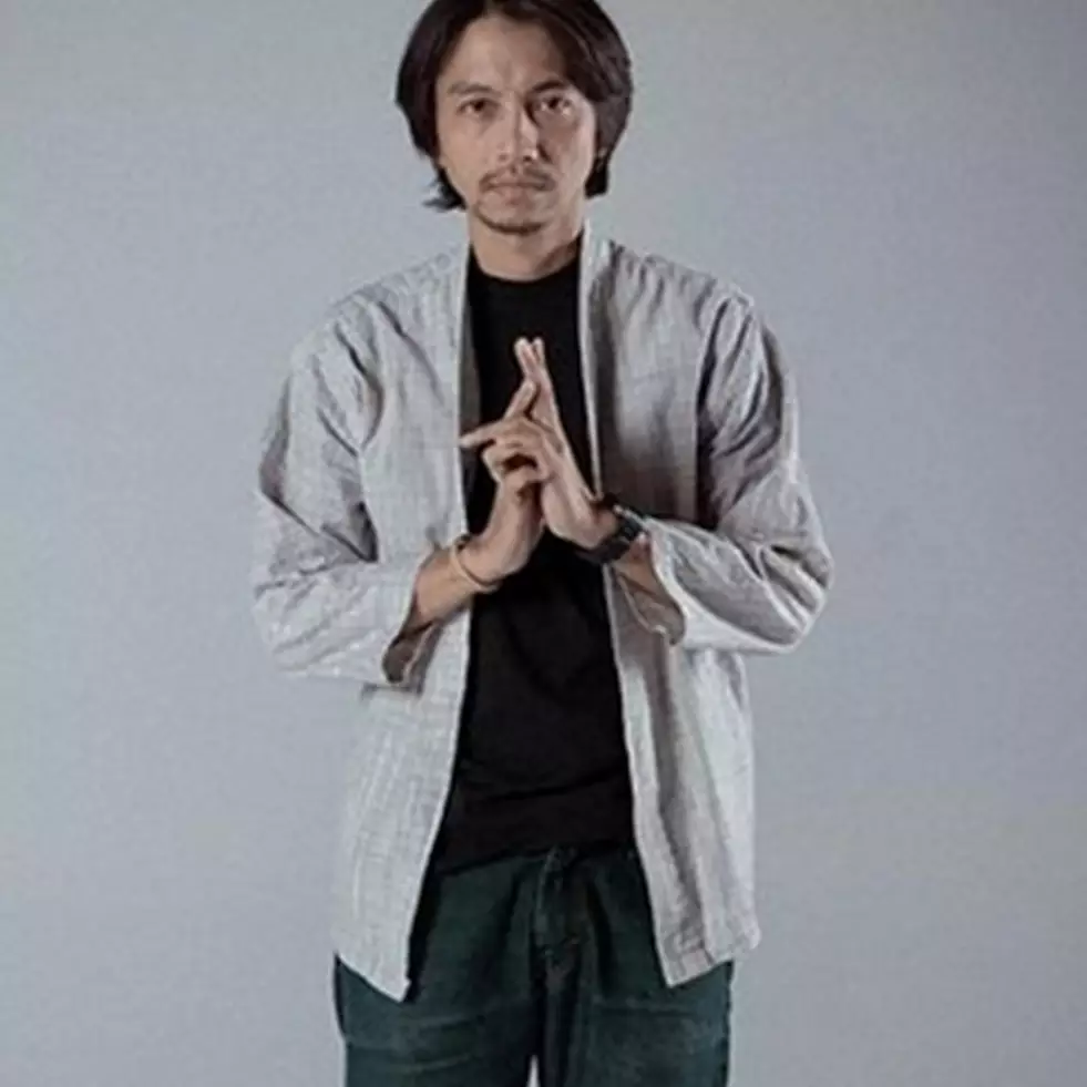 Koleksi kaset jadulnya tuai atensi, 10 potret ruang santai Fiersa Besari ini nyaman dan estetik