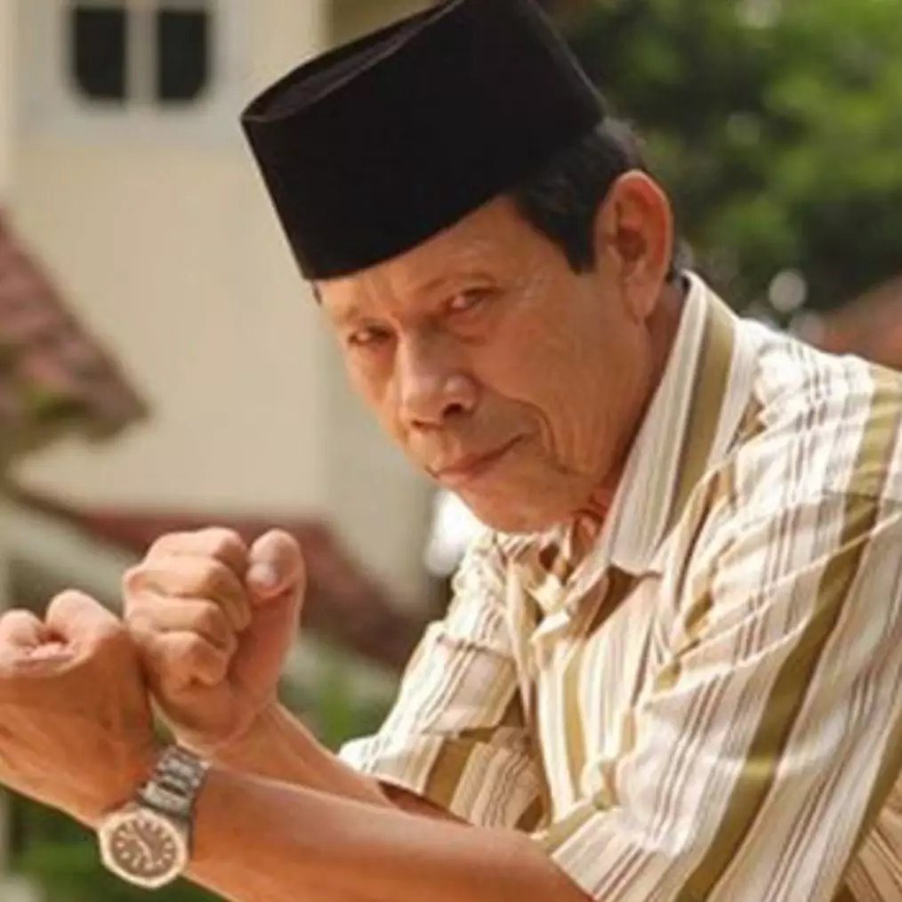 50 Pantun kocak Betawi paling gokil, dijamin bikin ketawa terbahak