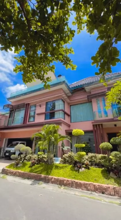 rumah ke 5 Niken Salindry bak istana © TikTok rumah ke 5 Niken Salindry bak istana © TikTok