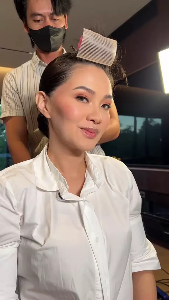 Transformasi makeup Sherly Tjoand © TikTok Transformasi makeup Sherly Tjoand © TikTok