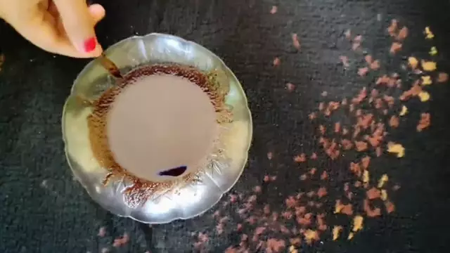 Kulit tangan tampak tua © YouTube