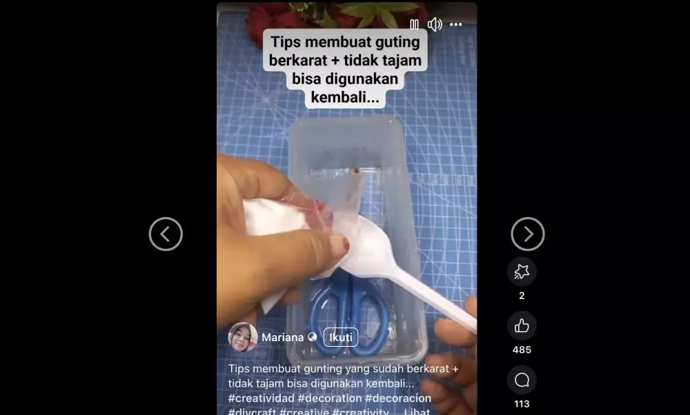 membersihkan gunting berkarat dan tumpul agar tajam Facebook/@naffa.naffa.315