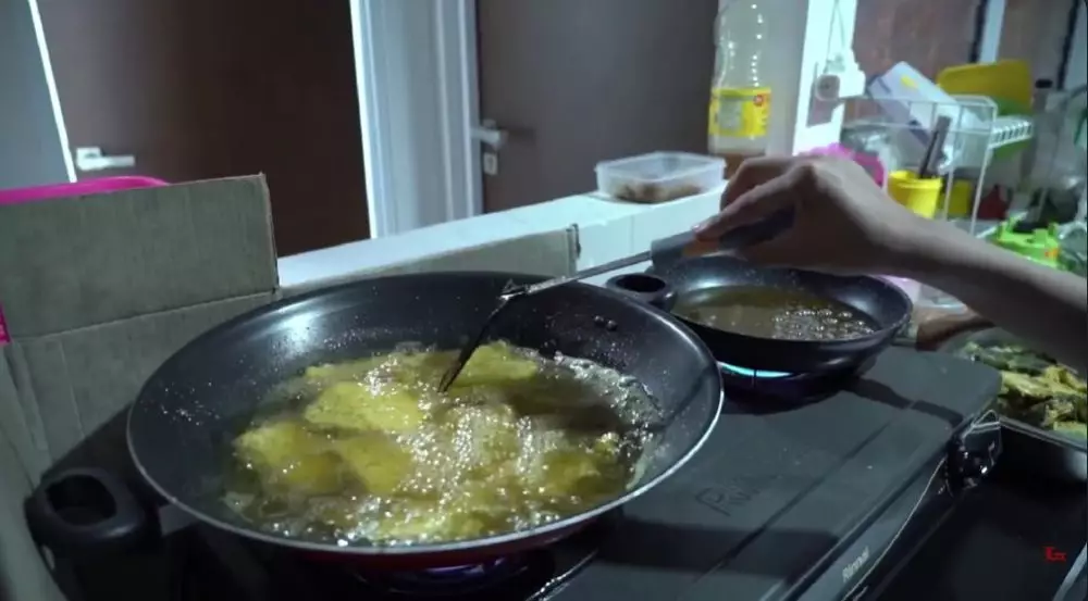 dapur Erika tanpa kitchen set © YouTube dapur Erika tanpa kitchen set © YouTube