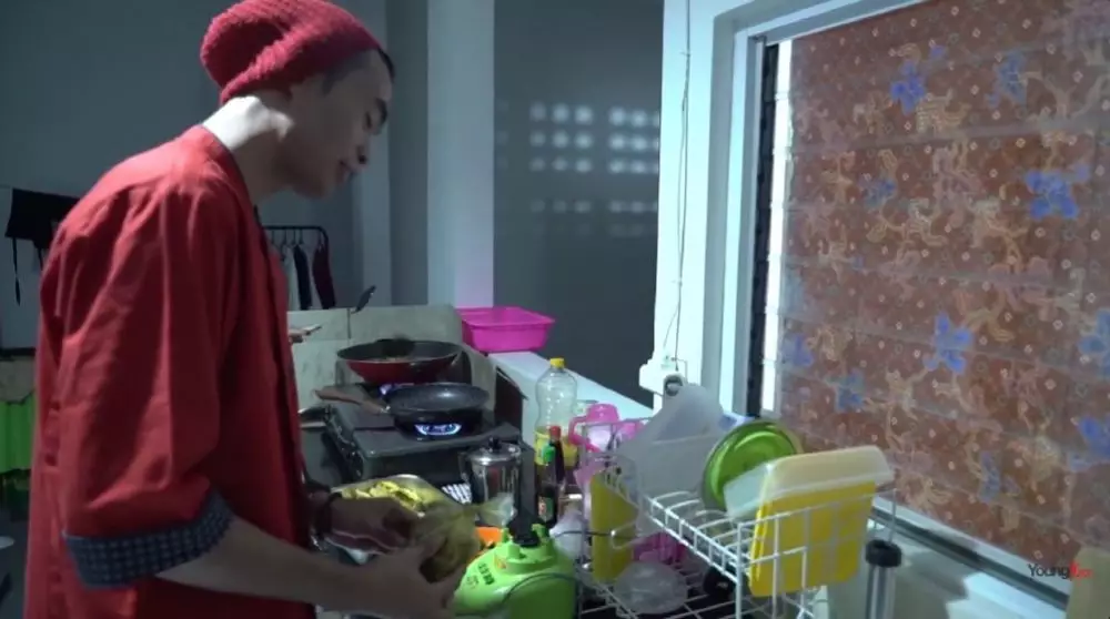 dapur Erika tanpa kitchen set © YouTube dapur Erika tanpa kitchen set © YouTube