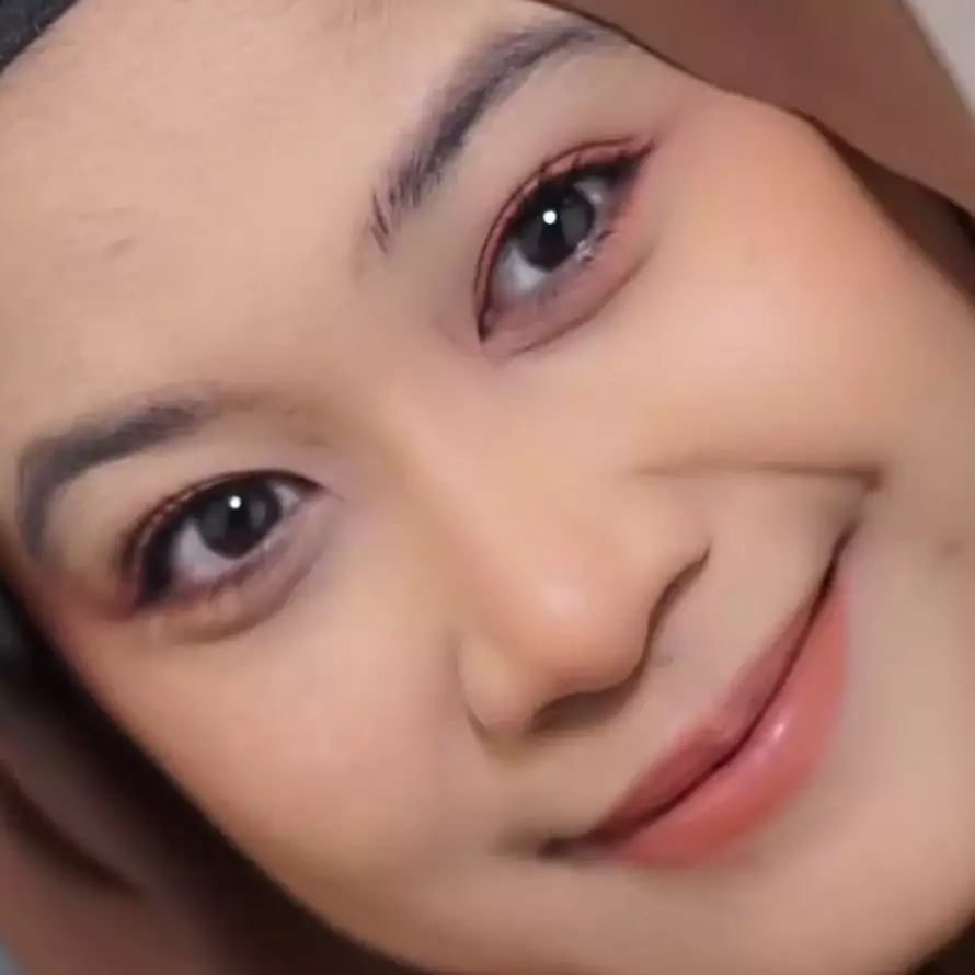 Trik menutup pori-pori saat pakai makeup tanpa bikin jerawatan, cukup pakai 1 produk ini