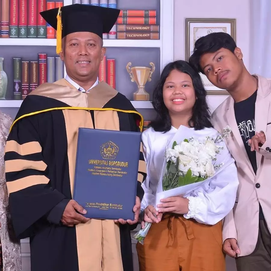 11 Tahun menabung karyawan ini sukses bangun rumah mewah, ini 11 potret rooftop bak kafe estetik