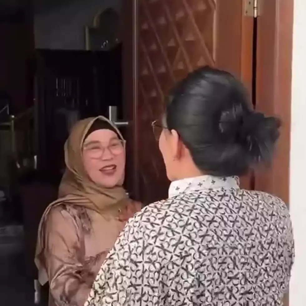 Punya rumah megah luasnya 6.000 meter persegi, 9 potret hunian Mat Solar 'Bajuri' ini ala Timur Tengah