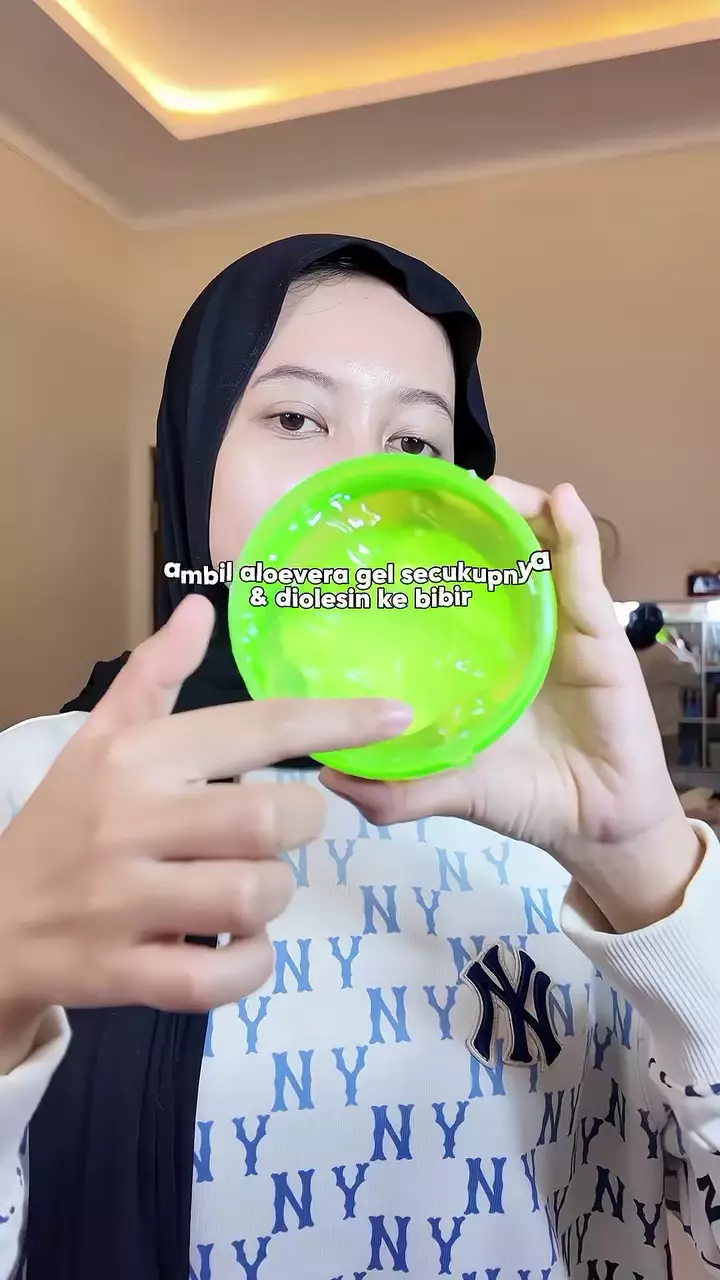 cara alami mencerahkan bibir hitam agar lebih lembap © Instagram cara alami mencerahkan bibir hitam agar lebih lembap © Instagram