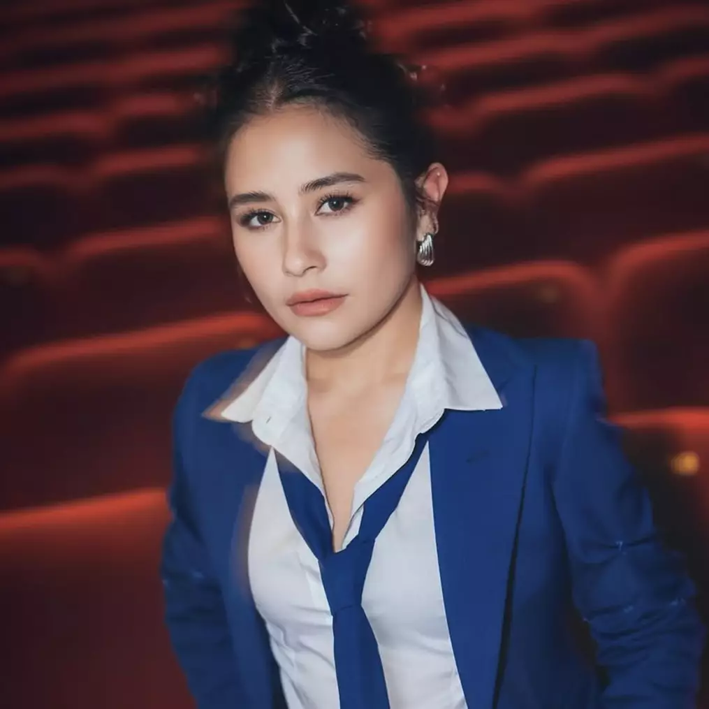 Disebut seumuran karena baby face dan mungil, ini 9 momen Prilly Latuconsina bareng aktor cilik
