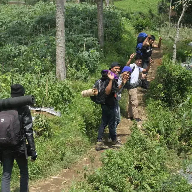 Nasib tragis ABG mendaki Gunung Slamet, meninggal usai terjatuh  ke jurang 30 meter