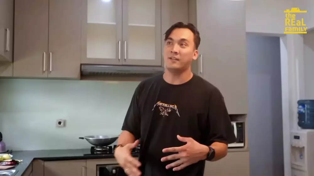 dapur rumah Rendy Kjaernett dan Lady Nayoan © 2024 brilio.net