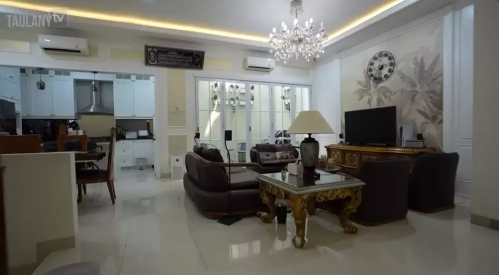 dapur kotor Kiky Saputri nyempil © YouTube