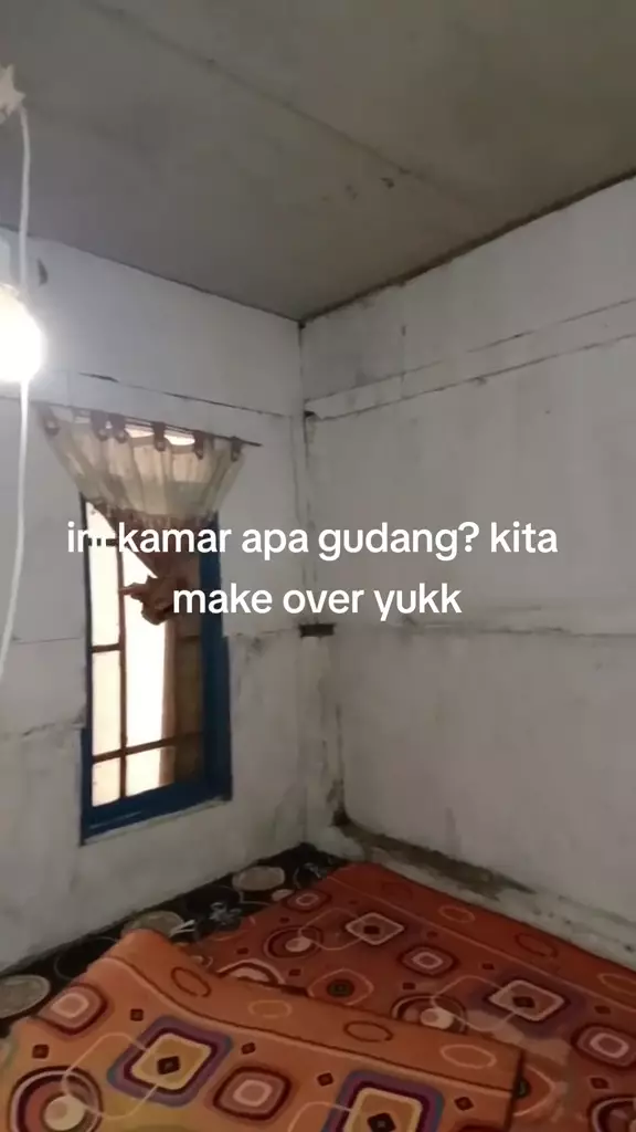 kamar mirip gudang jadi estetik © 2024 TikTok