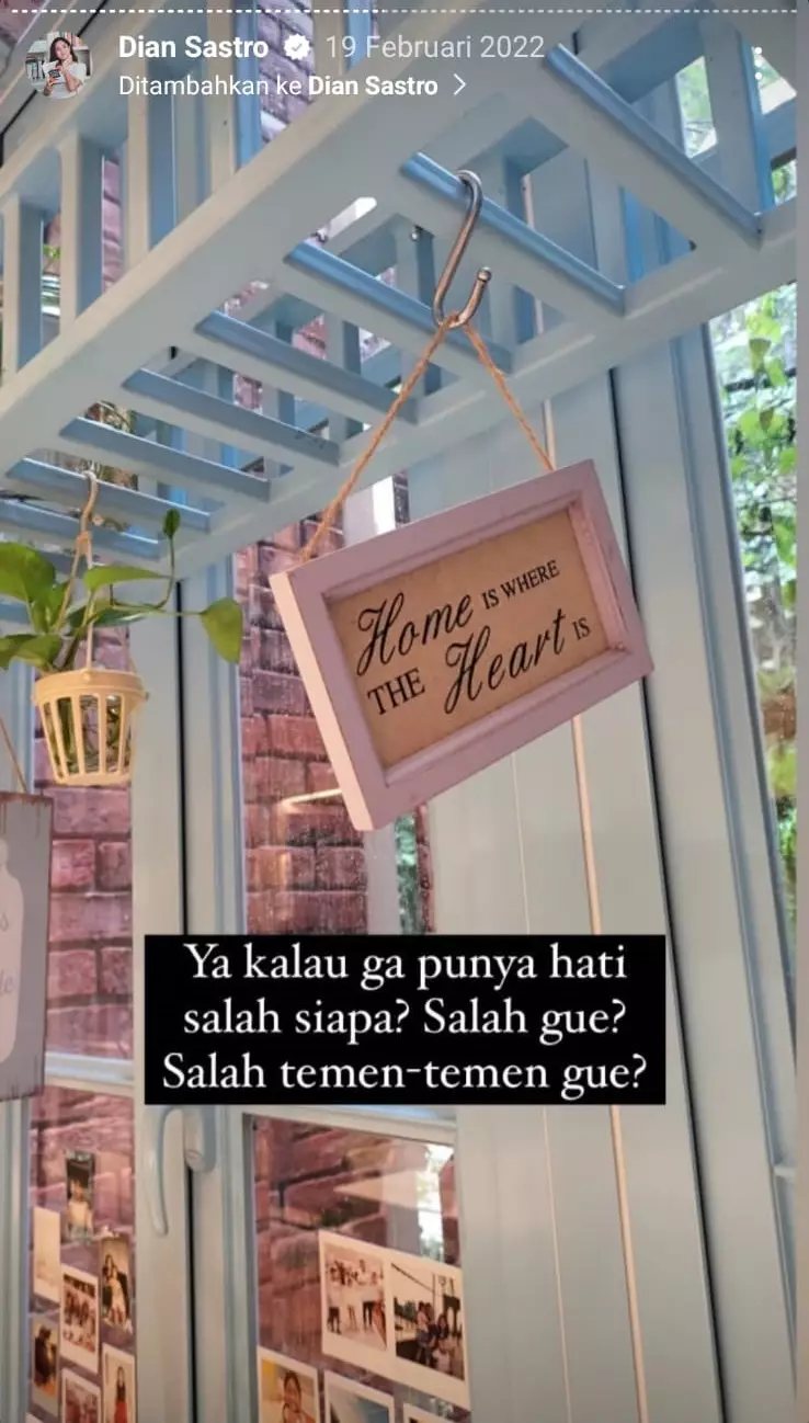 kamar mandi dian sastro ada perpustakaan © 2024 Instagram kamar mandi dian sastro ada perpustakaan © 2024 Instagram