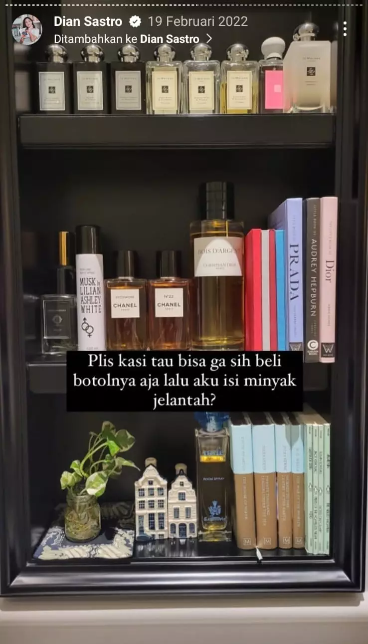 kamar mandi dian sastro ada perpustakaan © 2024 Instagram kamar mandi dian sastro ada perpustakaan © 2024 Instagram