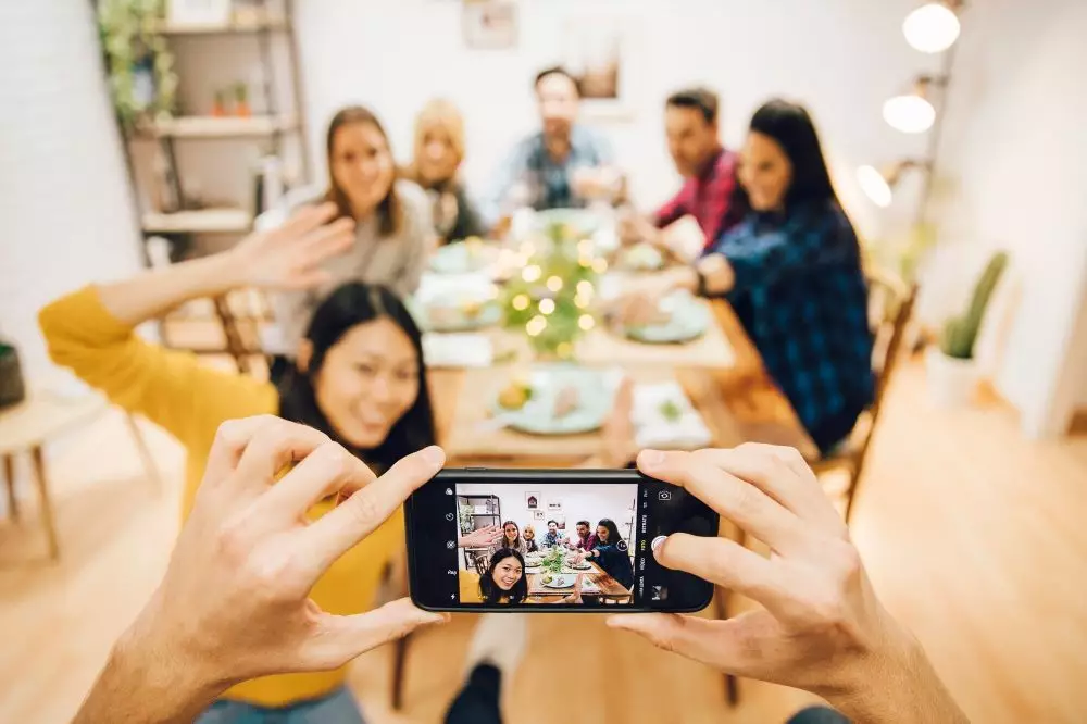 Caption terbaik postingan Instagram © 2025 brilio.net Caption terbaik postingan Instagram © 2025 brilio.net