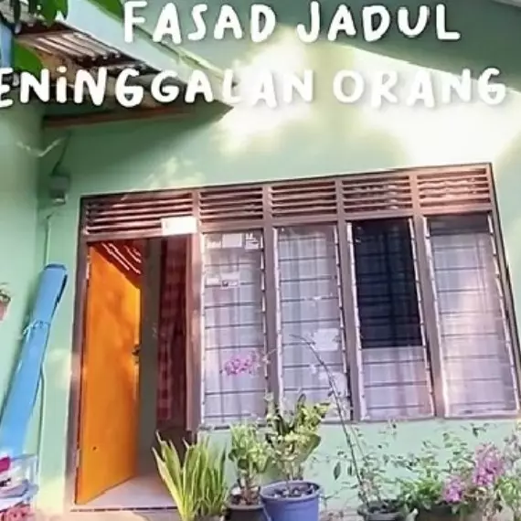 Rumah di pelosok desa ini fasadnya jadul, 10 potret interiornya meski sederhana tapi estetik