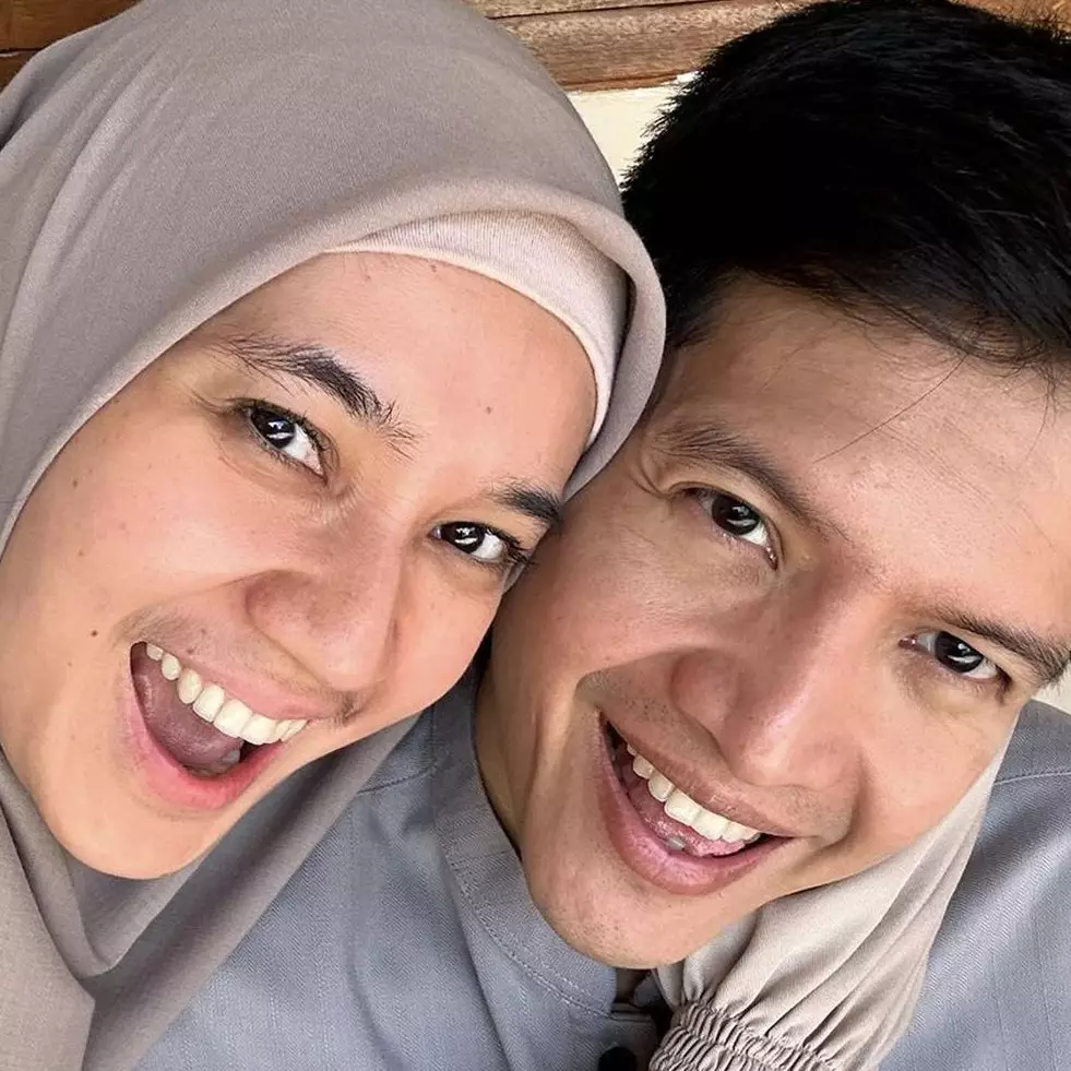 Punya rumah bergaya industrial minimalis, intip 11 potret hunian Dhini Aminarti dan Dimas Seto