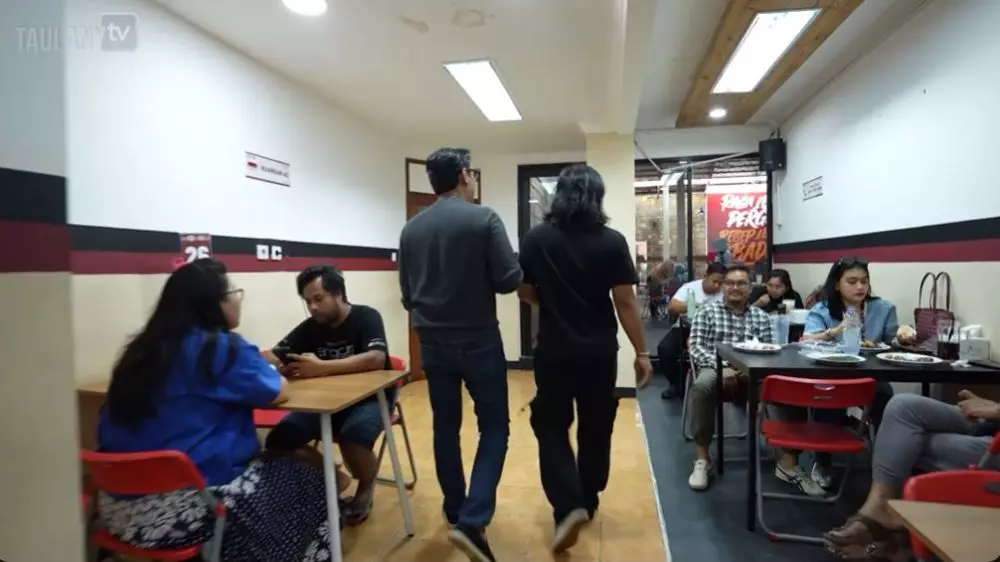 Praz Teguh buka warung makan © YouTube