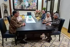 Jokowi kedatangan Mahathir Mohamad, Iriana penasaran rahasia bugar eks PM Malaysia di usia 1 abad