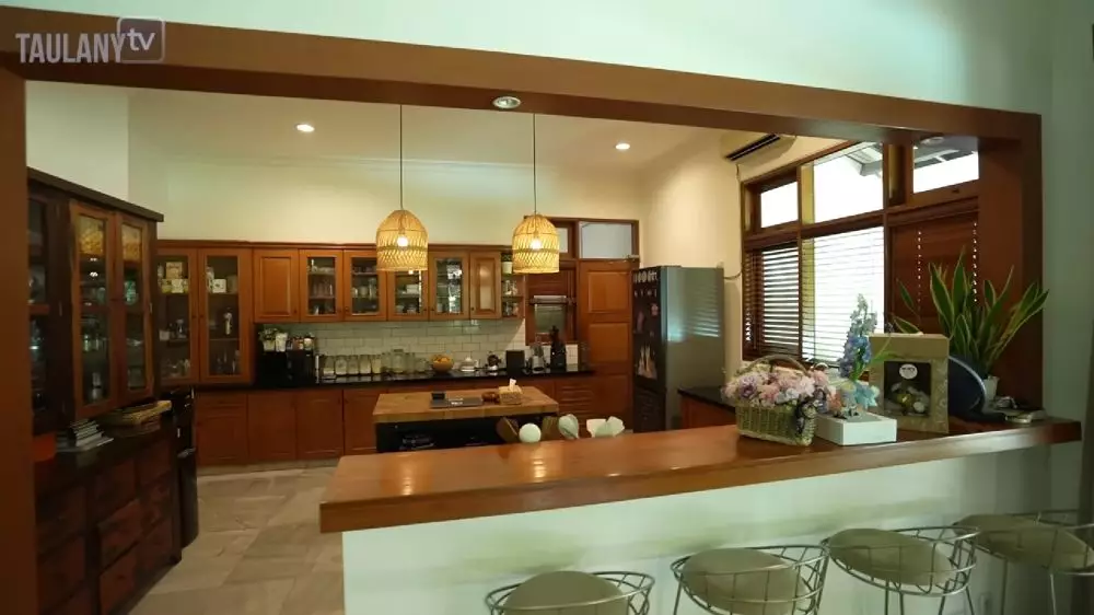 dapur kontrakan rumah sophia latjuba © 2024 brilio.net