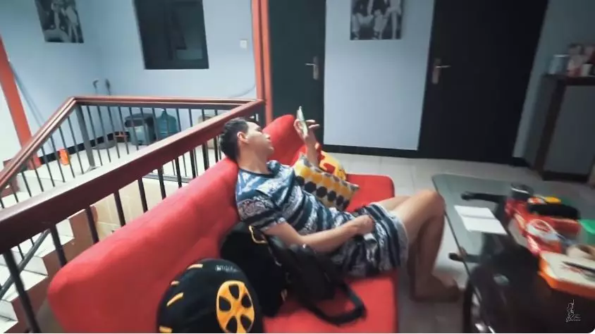 potret kamar marcell darwin sederhana © YouTube potret kamar marcell darwin sederhana © YouTube