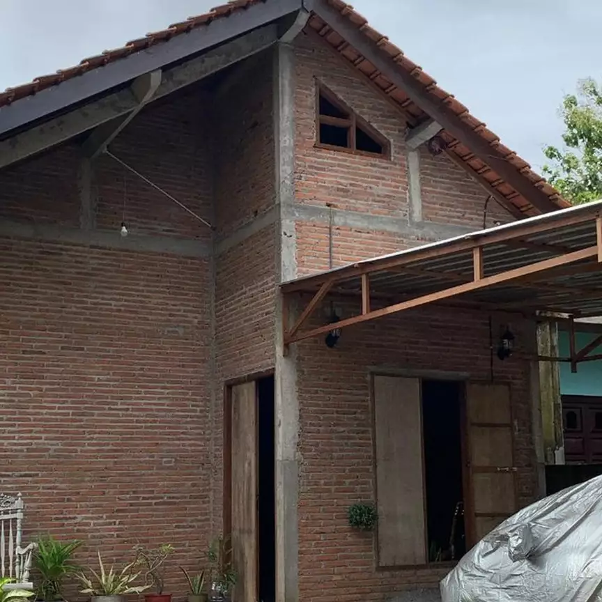 9 Potret rumah dinding bata tanpa lantai keramik ini bukti estetik dan rapi tak harus mewah