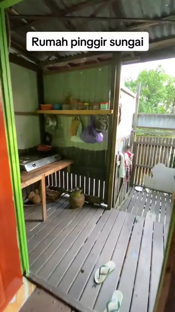 potret rumah pinggir sungai © 2024 TikTok potret rumah pinggir sungai © 2024 TikTok