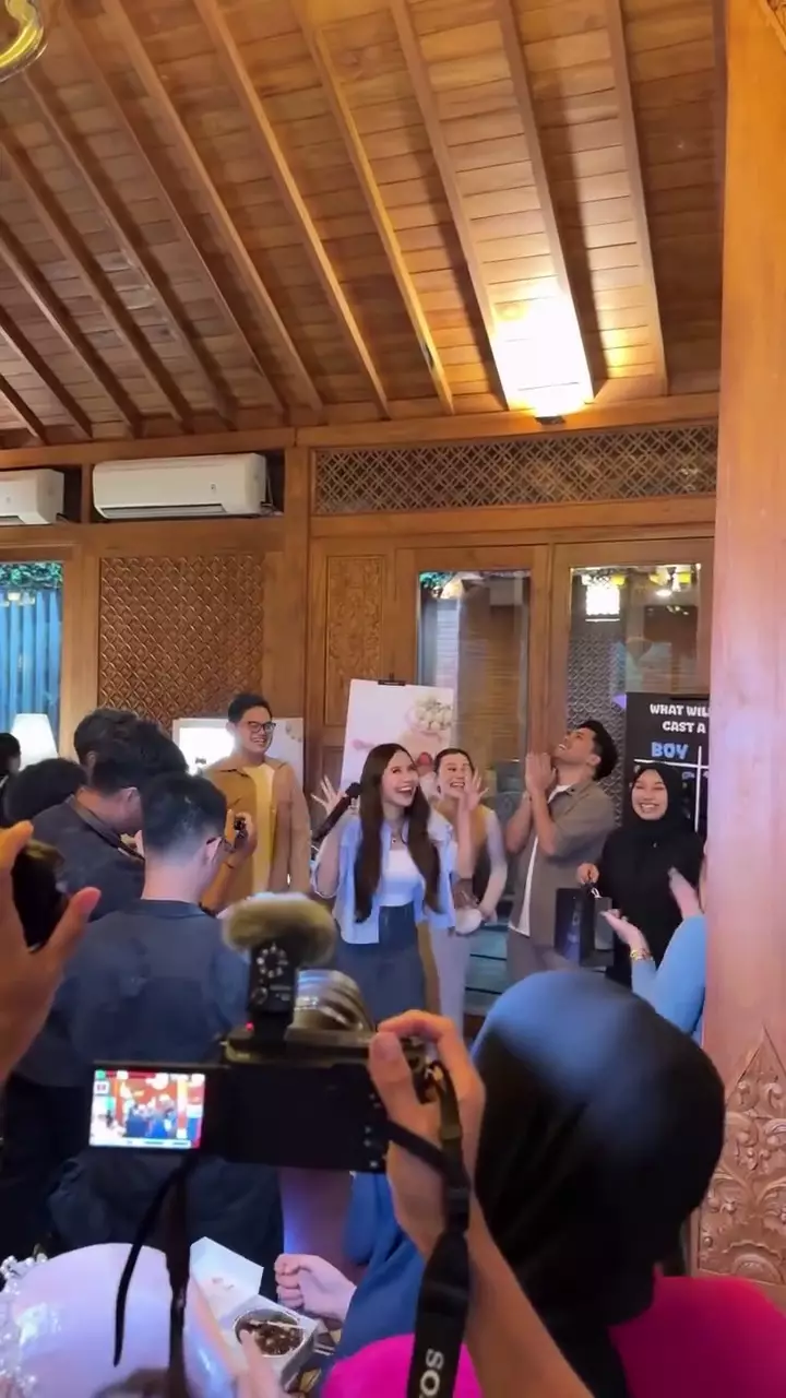 mahalini tetap langsing usai melahirkan © 2025 brilio.net mahalini tetap langsing usai melahirkan © 2025 brilio.net