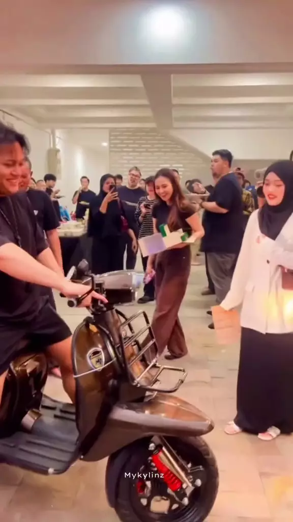 mahalini tetap langsing usai melahirkan © 2025 brilio.net mahalini tetap langsing usai melahirkan © 2025 brilio.net