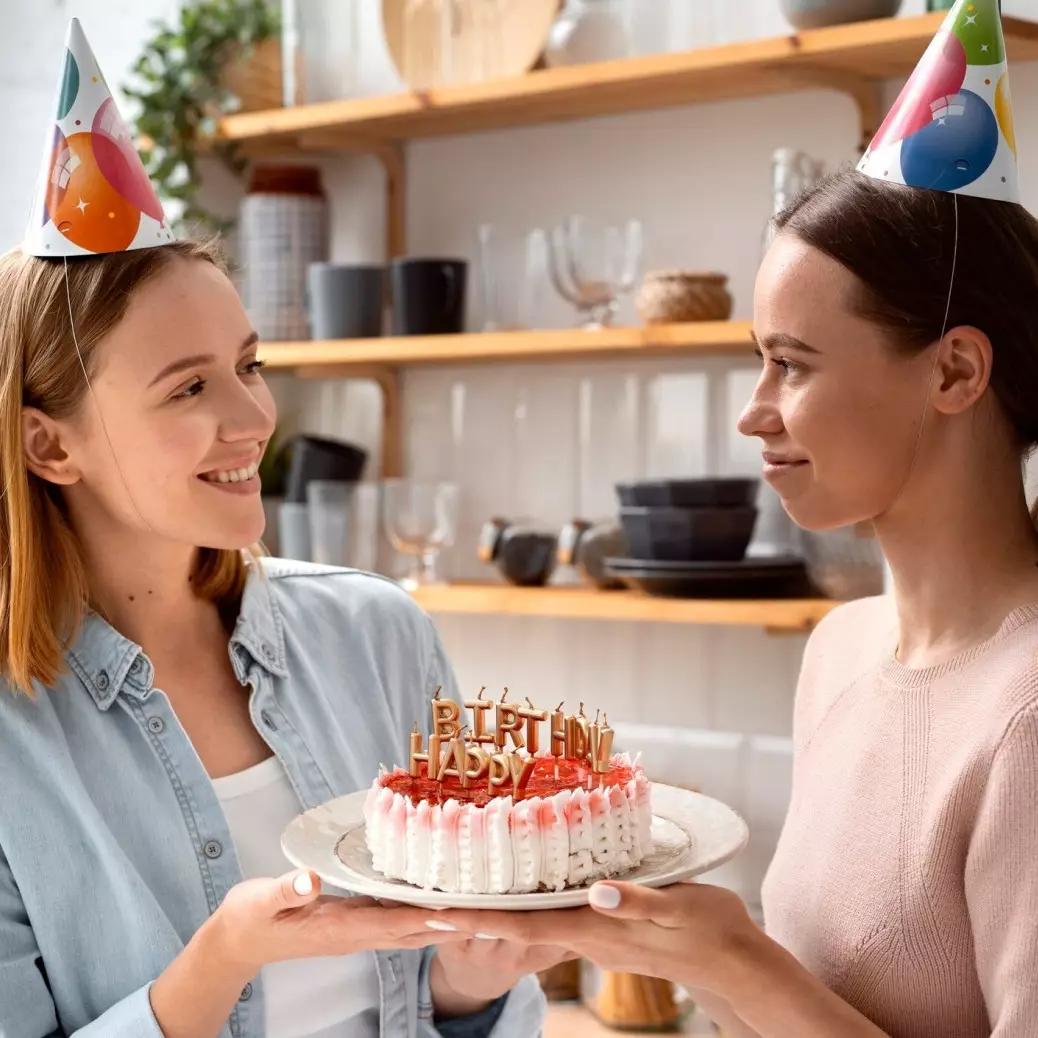 50 Kata-kata ulang tahun lucu buat bestie, biar umur nambah tapi tetap santai