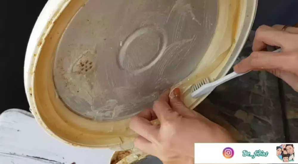 bersihkan magic com berkerak pakai bahan dapur  © YouTube