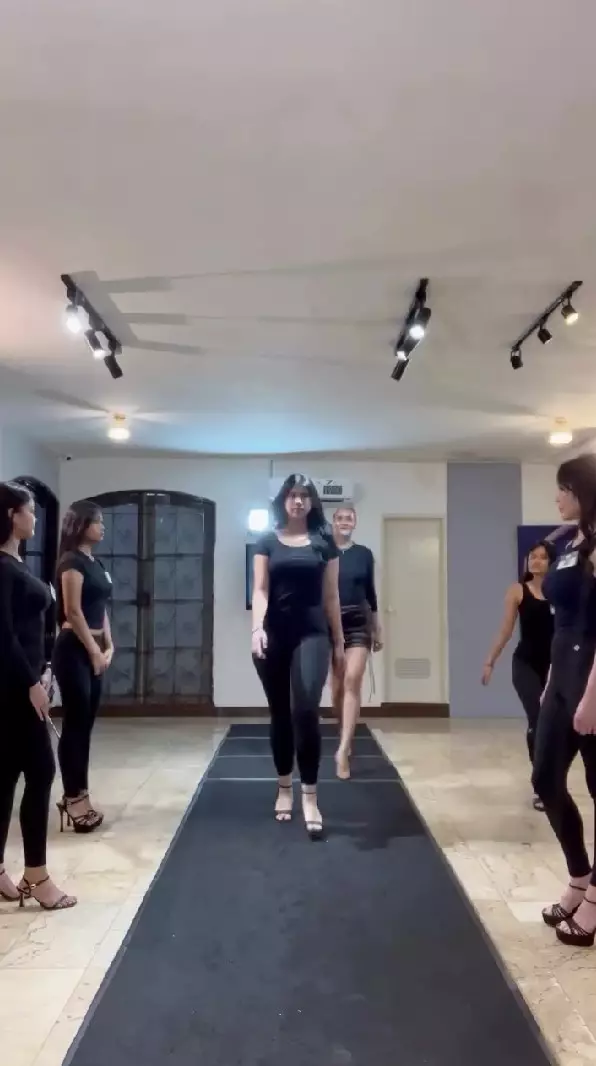 Almira anak Annisa Pohan ikuti kelas model © Instagram