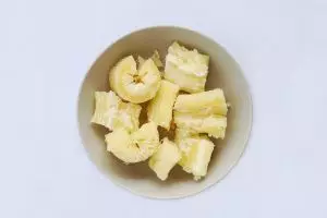 Trik rebus singkong agar cepat empuk, lembut, dan merekah dalam 10 menit