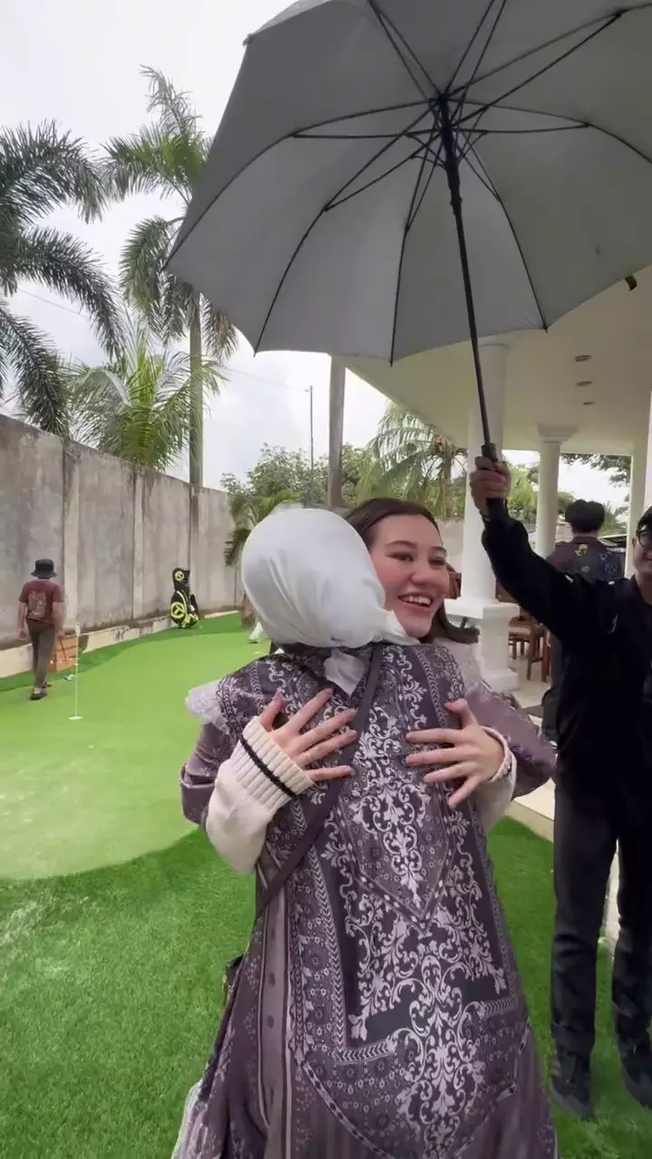 aaliyah massaid dan keluarga halilintar © 2025 TikTok aaliyah massaid dan keluarga halilintar © 2025 TikTok