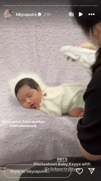 gaya photoshoot kiky saputri lucu  © 2025 TikTok gaya photoshoot kiky saputri lucu  © 2025 TikTok