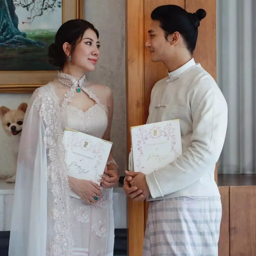 Kini jadi menantu raja minyak, ini potret pernikahan Paing Takhon pria tertampan di dunia © 2025 brilio.net