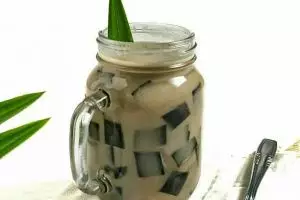 Resep es cincau gula aren, takjil segar dan manis untuk buka puasa