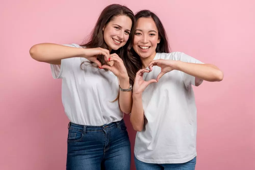 Caption aesthetic tentang pertemanan © 2025 brilio.net Caption aesthetic tentang pertemanan © 2025 brilio.net