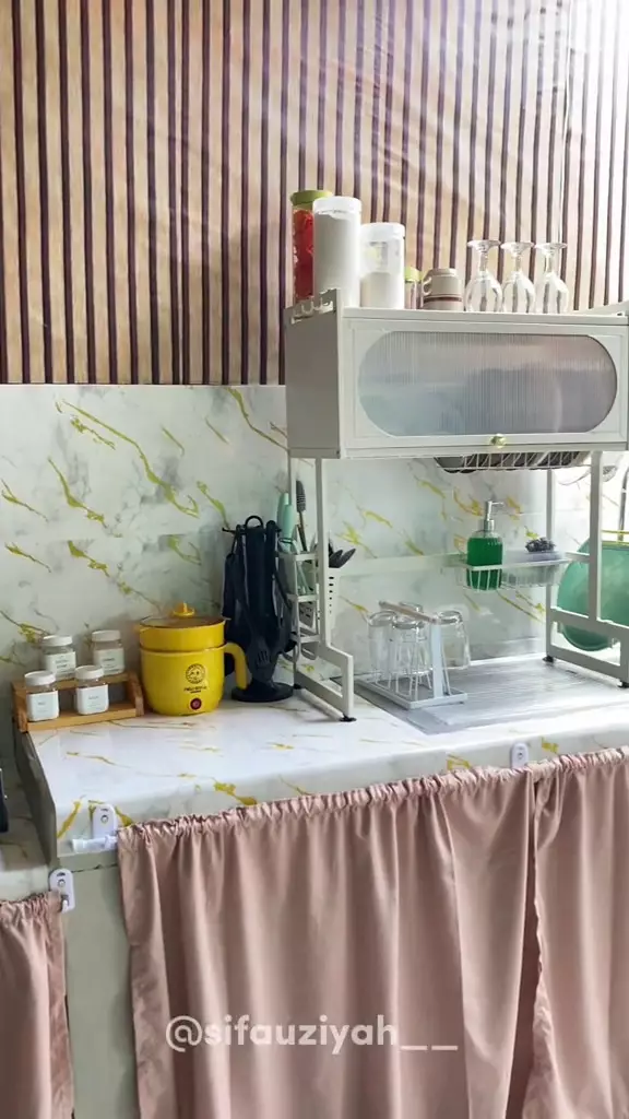 makeover dapur kumuh dan pengap  © 2025 TikTok