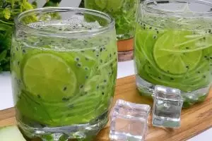 Resep es timun serut selasih, takjil simpel untuk buka puasa yang segar dan nikmat!