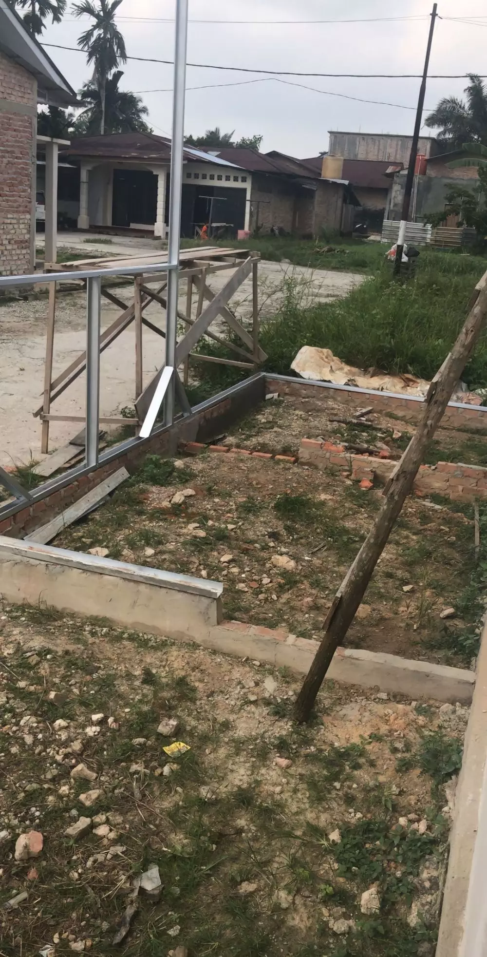 Bangun dapur dinding seng ala peti kemas © TikTok