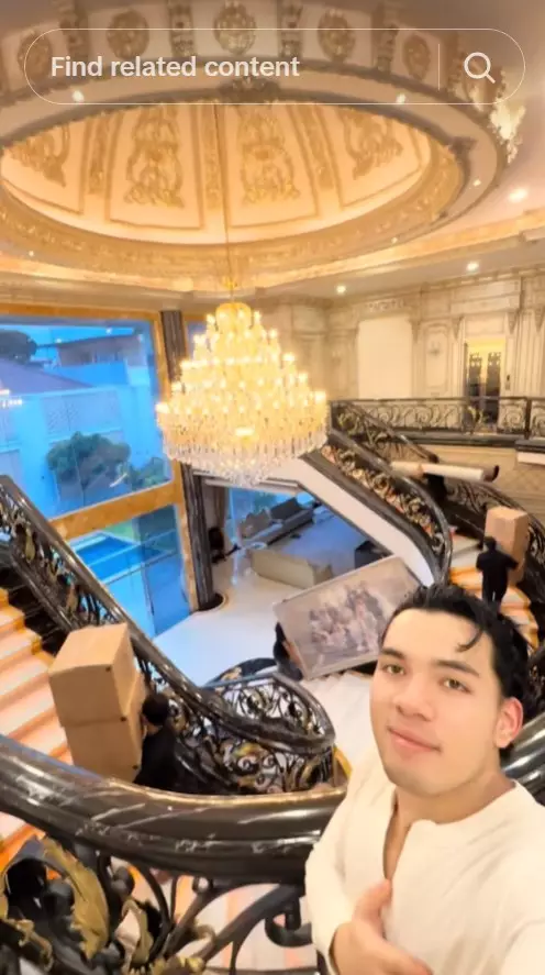 Saaih Halilintar pamer beli rumah megah © TikTok