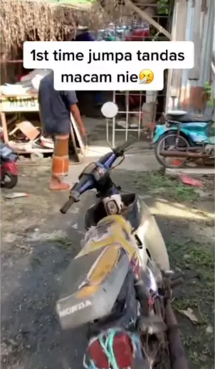 kamar mandi luar seperti gudang rongsok, dalam mewah © 2024 Instagram