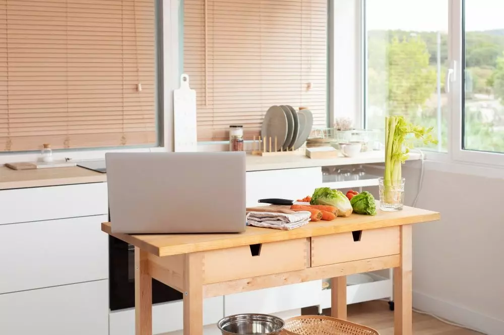 ternyata ada alasan menarik kenapa penempatan dapur di belakang rumah © 2025 brilio.net