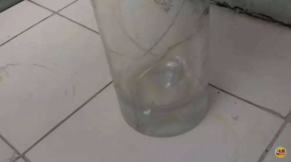 cara simpel memperbaiki gelas pecah © YouTube cara simpel memperbaiki gelas pecah © YouTube