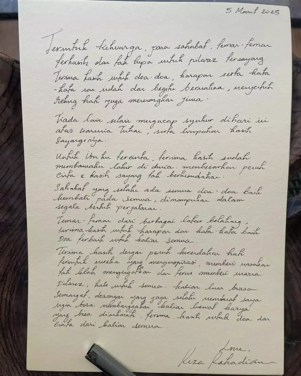 tulisan tangan reza rahadian bagus  © 2025 Instagram